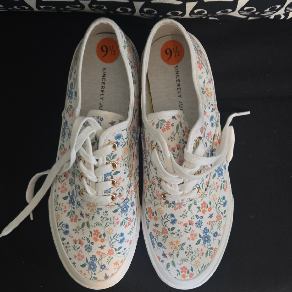Floral Canvas Sneakers - White